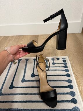 NWOT Naturalizer Joy Black Leather Ankle Strap Block Heel - size 8.5